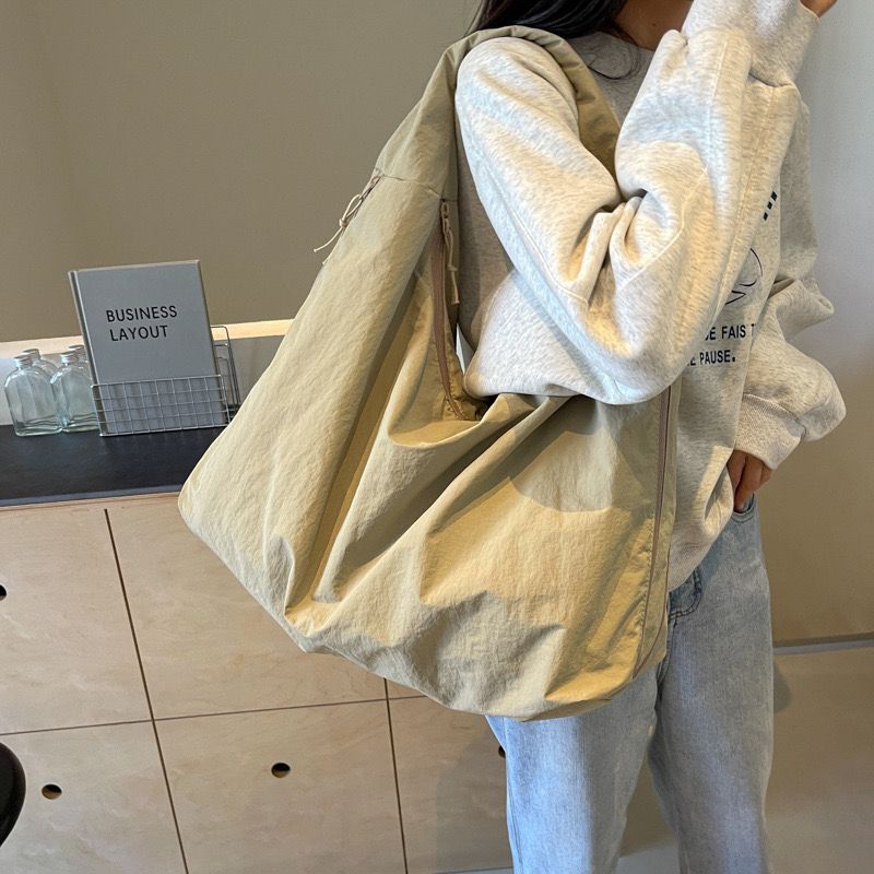 The Essential Tote – The Oversized Everyday Tote