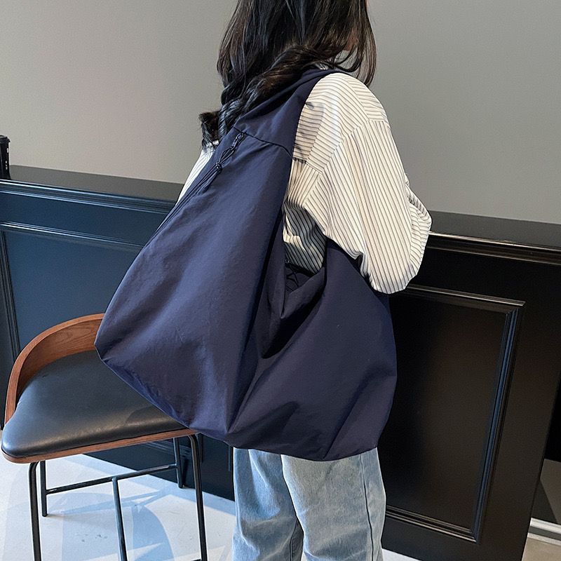 The Essential Tote – The Oversized Everyday Tote
