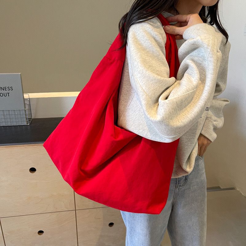 The Essential Tote – The Oversized Everyday Tote