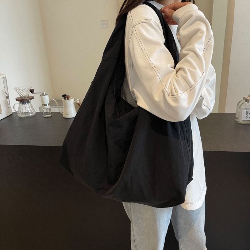 The Essential Tote – The Oversized Everyday Tote